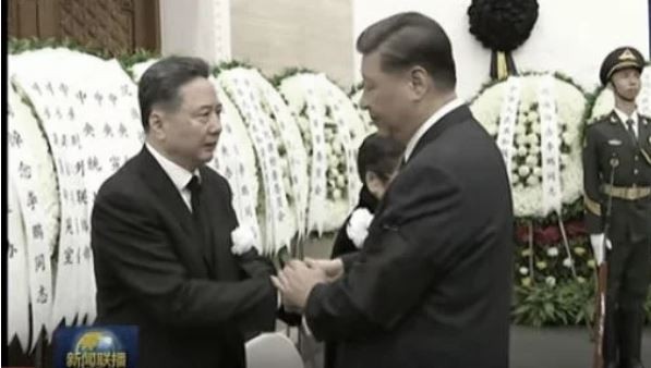 李总理告别仪式，其妻女为何不同调？